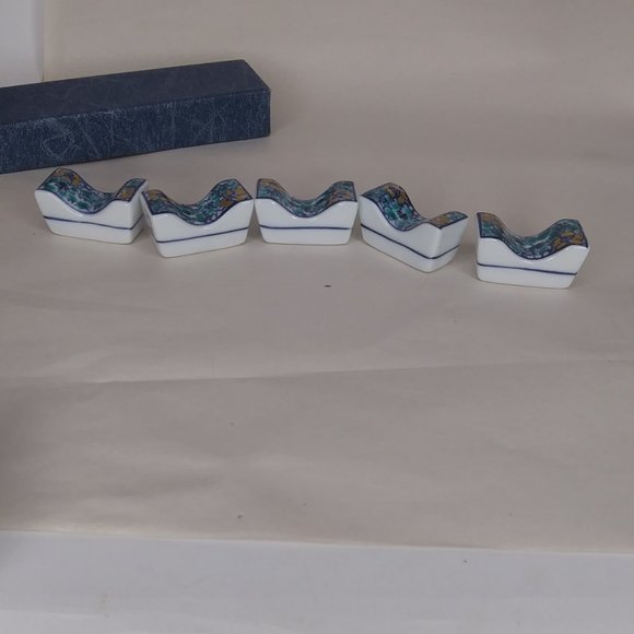set of five blue white and gold chopstick rests in original box very pretty - Picture 7 of 15